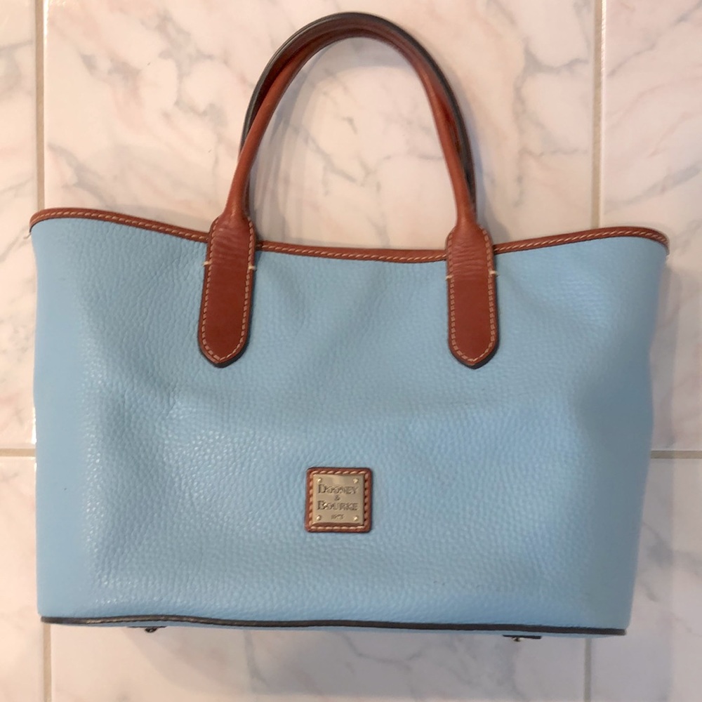 Dooney and Bourke tote bag
